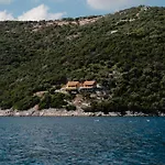 Yioka House ميكروس جيالوس