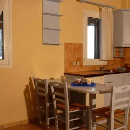 Yioka House Mikros Gialos