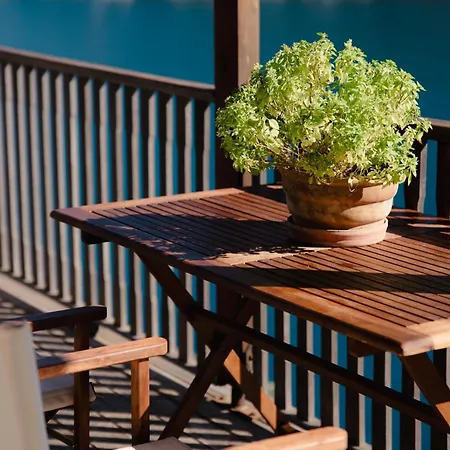 Yioka House ميكروس جيالوس
