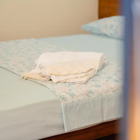 Yioka House ميكروس جيالوس